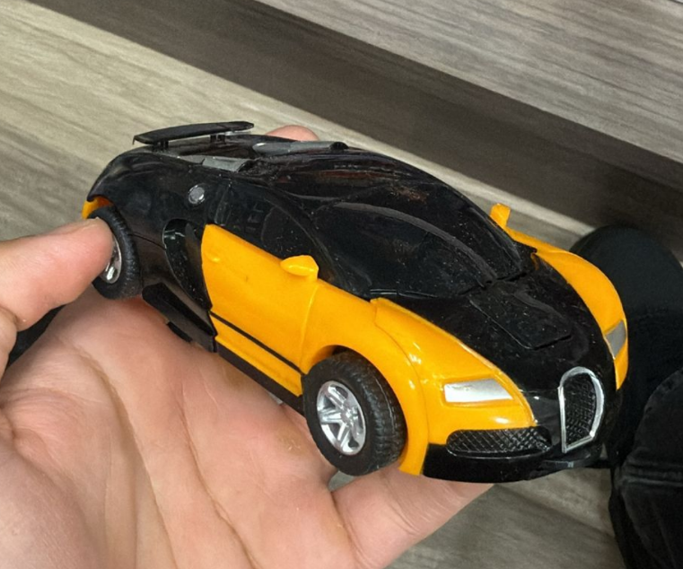 Kid’s Robot Bugatti Veyron Car Toy – 2-in-1 Transforming Robot Race Car (Ages 3+)