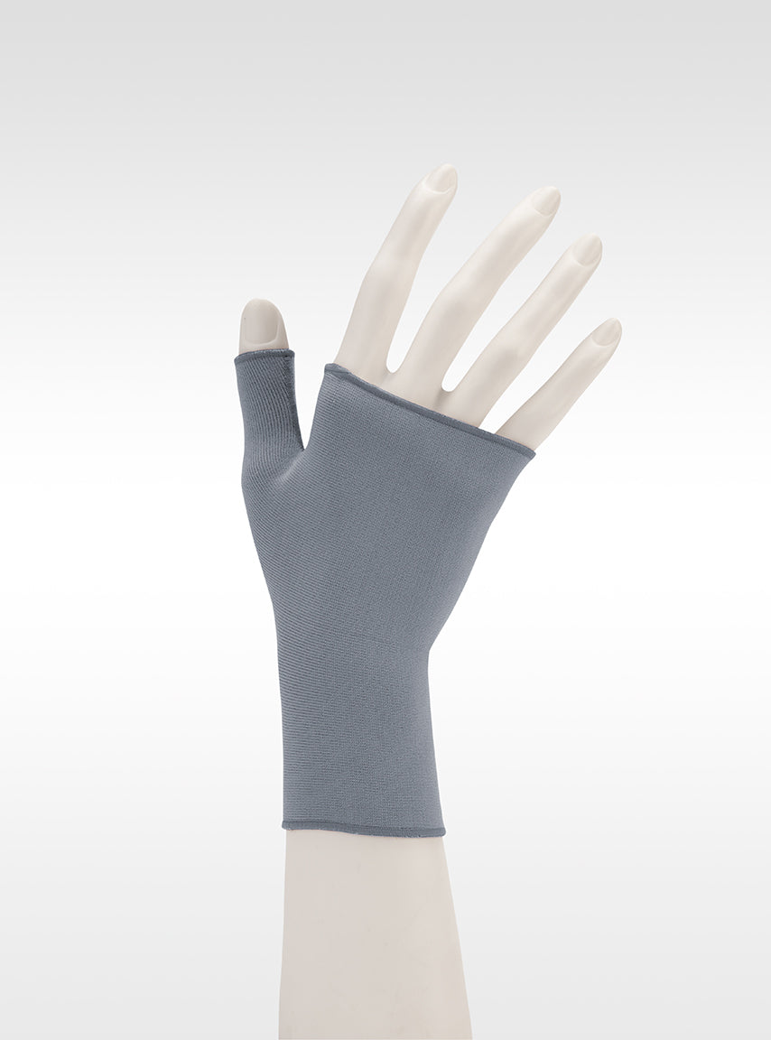 Compression Gloves & Gauntlets