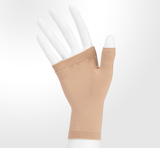 Compression Gloves & Gauntlets