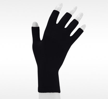 Compression Gloves & Gauntlets