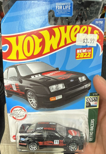 Hot Wheels ’87 Ford Sierra Cosworth Black – HW Retro Racers 1:64